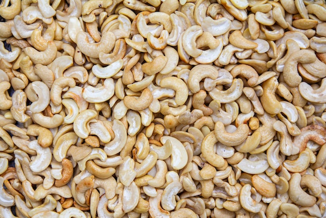 Read more about the article Can cashews help control cholesterol?